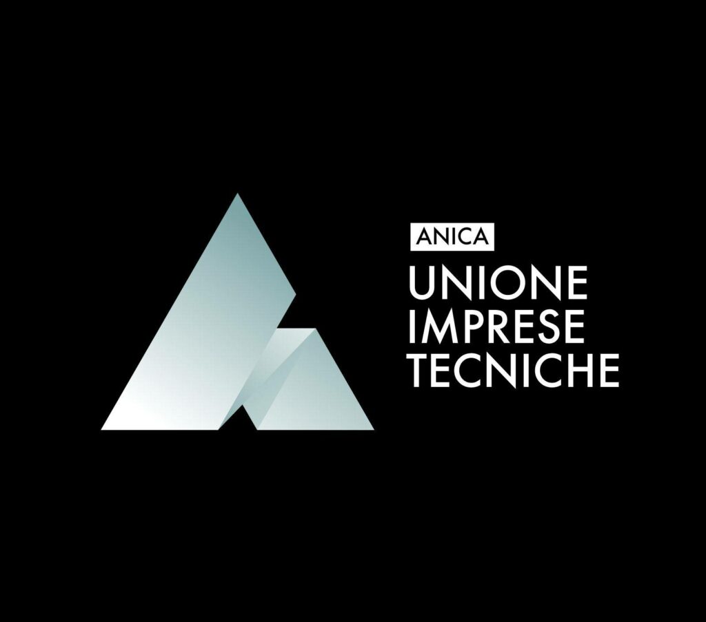 anica_webb